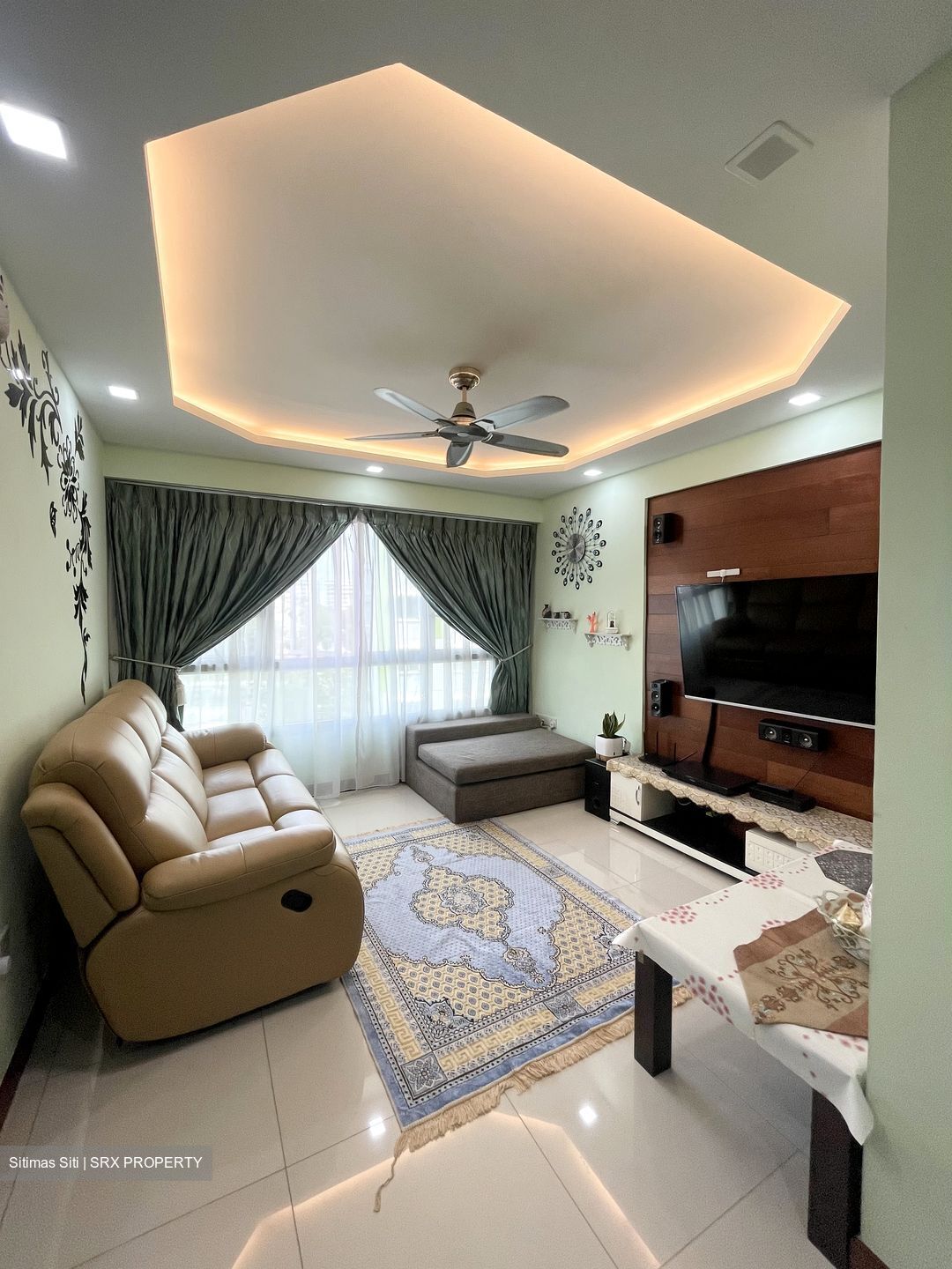 Woodlands Drive 50 thumbnail photo